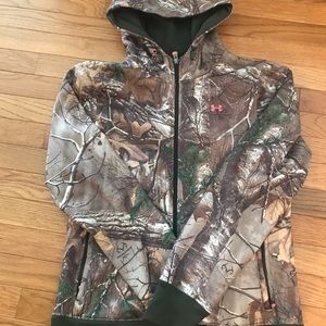 Under Amour women’s jacket/Camo with pink accents